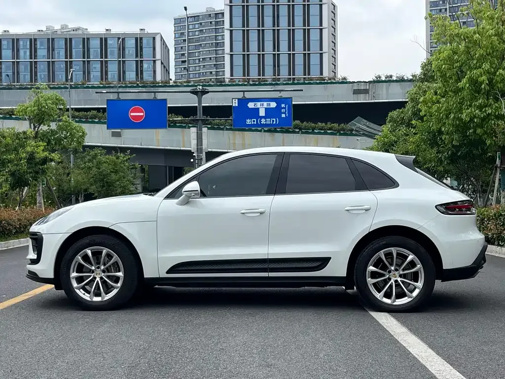 Porsche Macan — фото 8