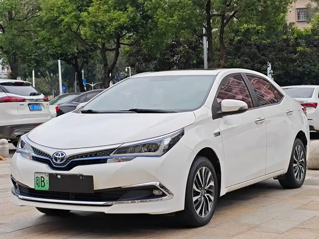 Toyota Corolla — фото 1
