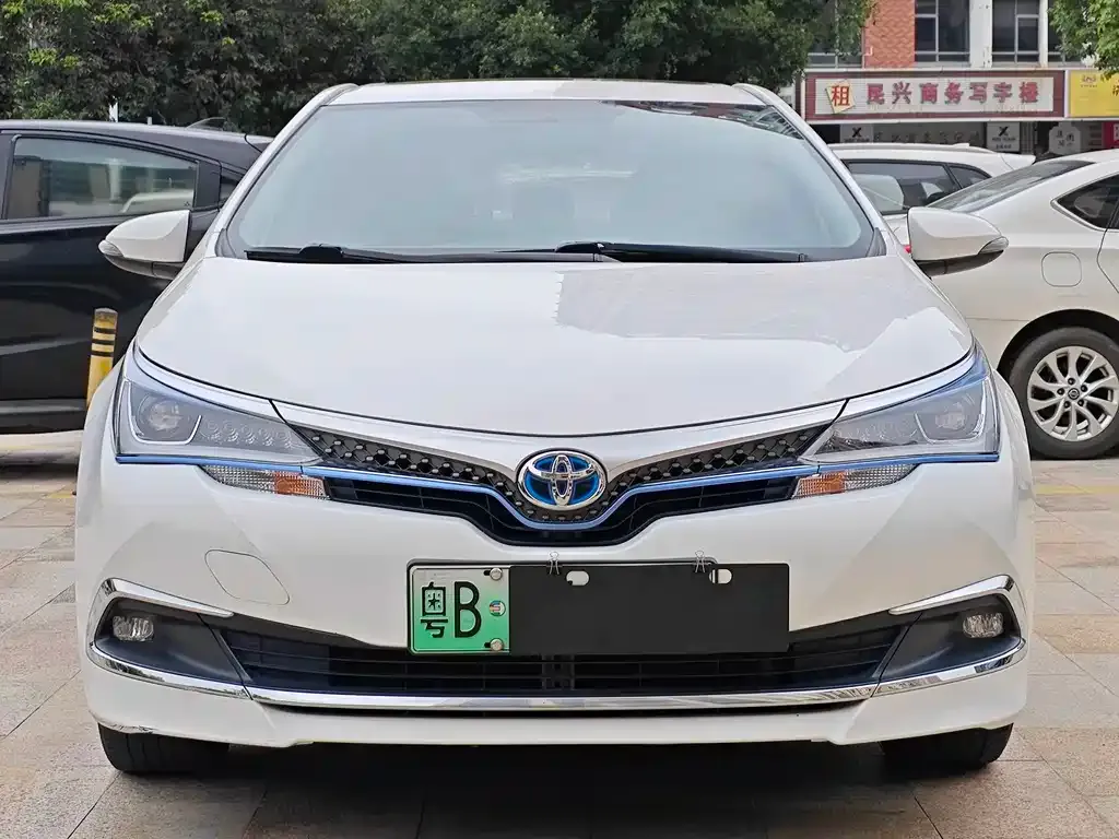Toyota Corolla — фото 4