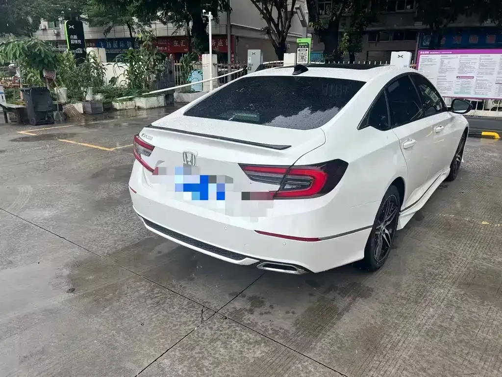Honda Accord — фото 8