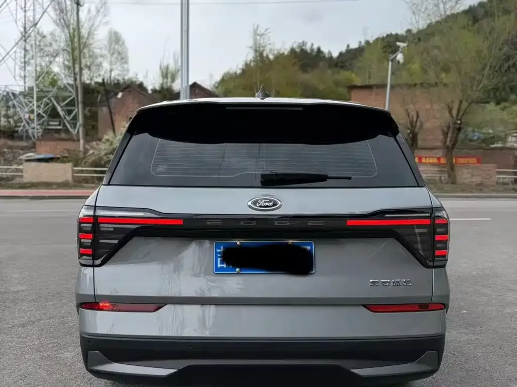 Ford Edge — фото 8