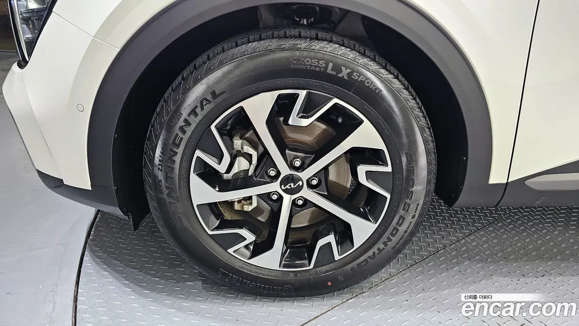 Kia Sportage — фото 9