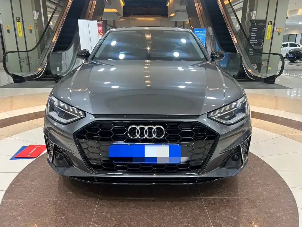 Audi A4L 2023 из CN, фото 10