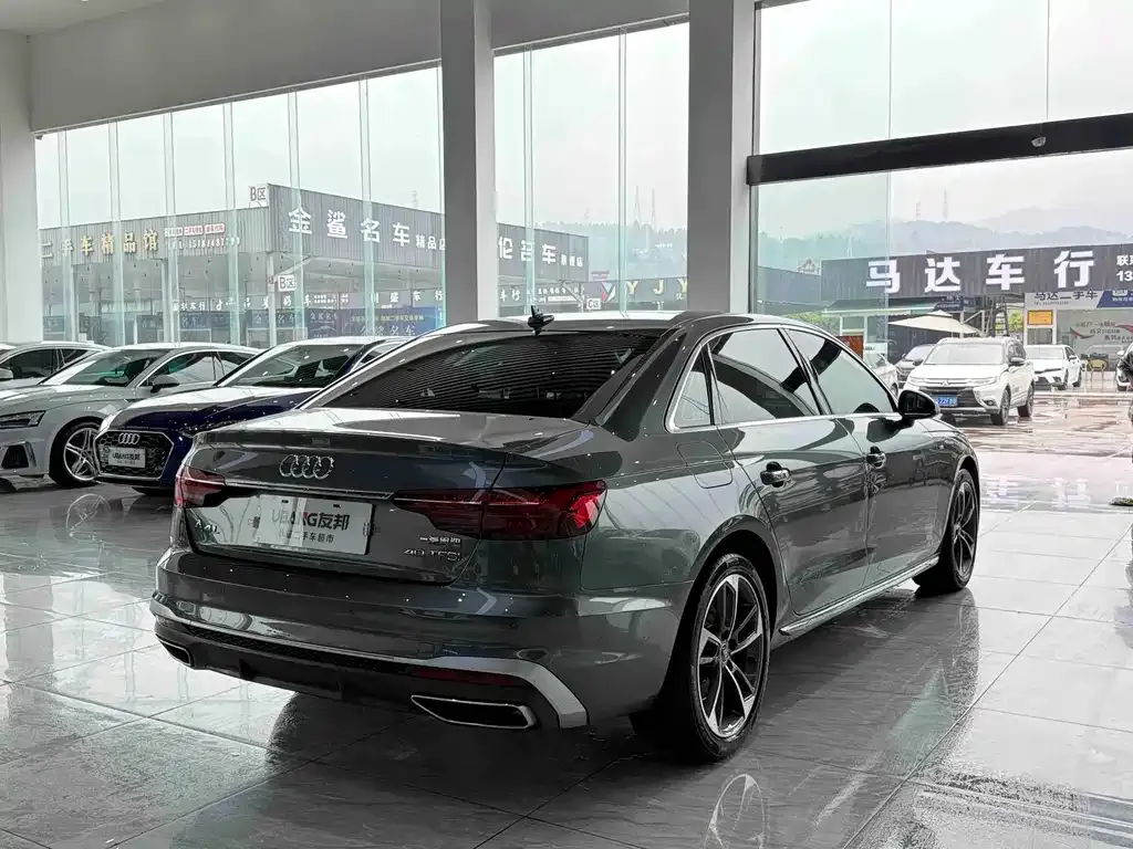 Audi A4L — фото 5