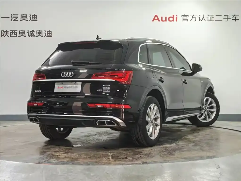 Audi Q5L — фото 8