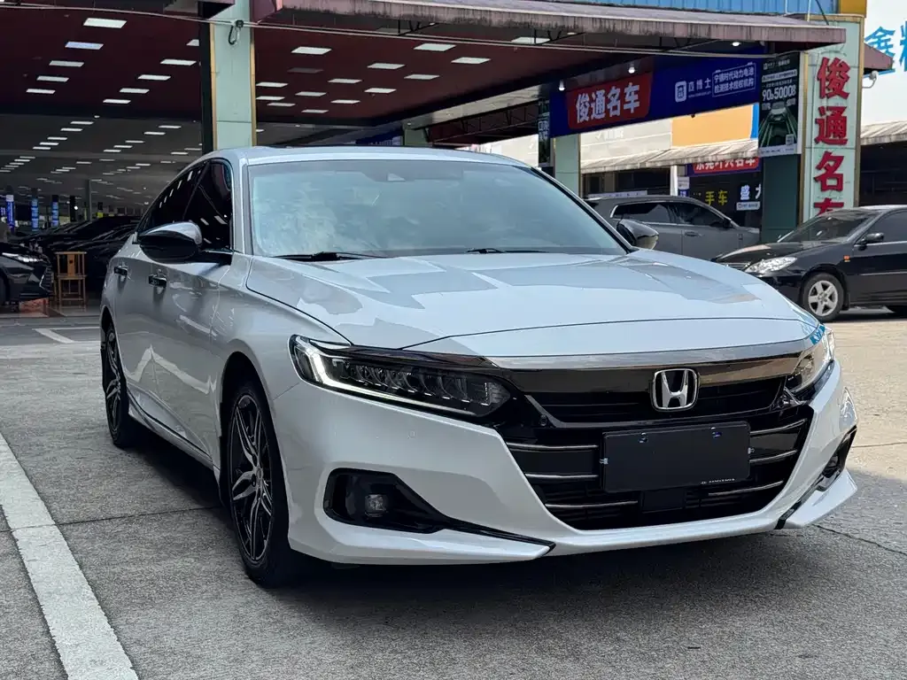 Honda Accord — фото 6