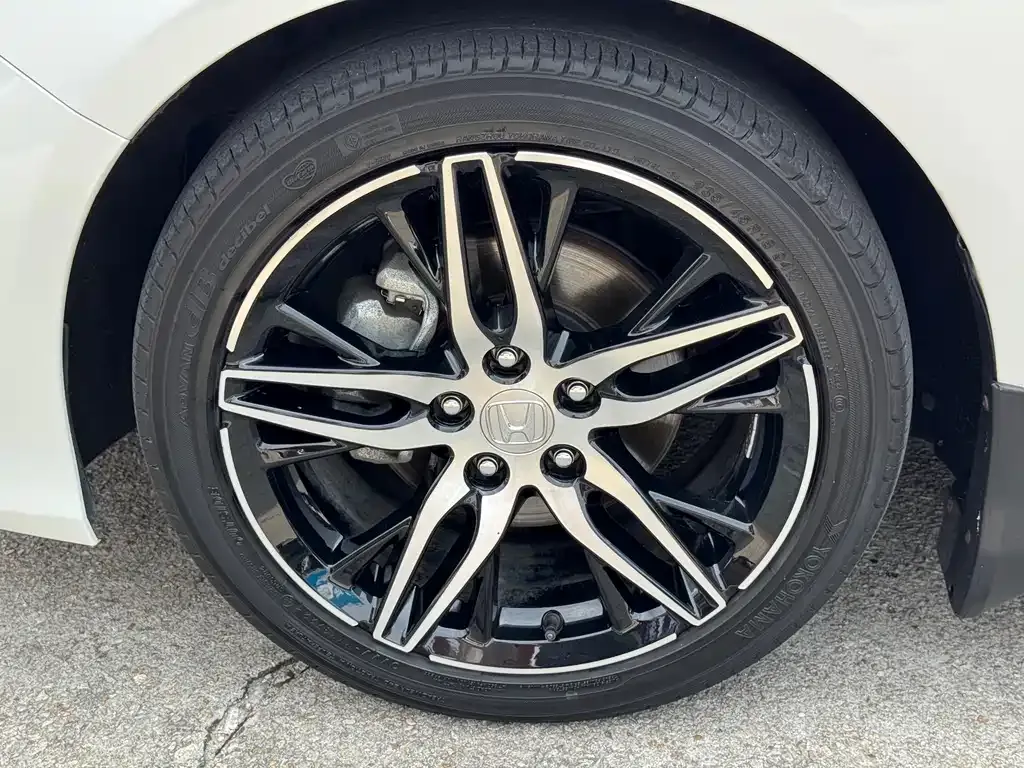 Honda Accord — фото 10