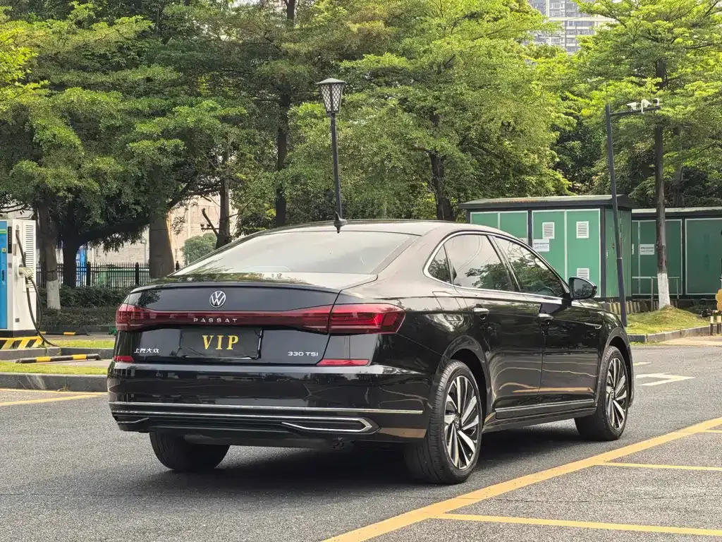 Volkswagen Passat — фото 5