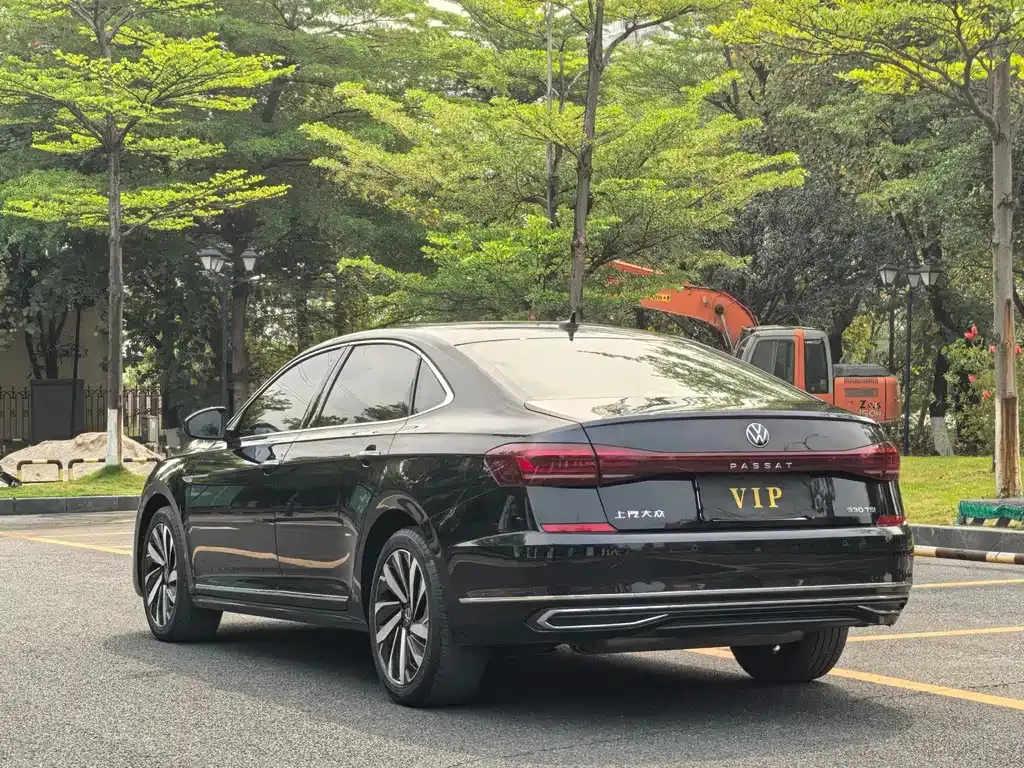 Volkswagen Passat — фото 9