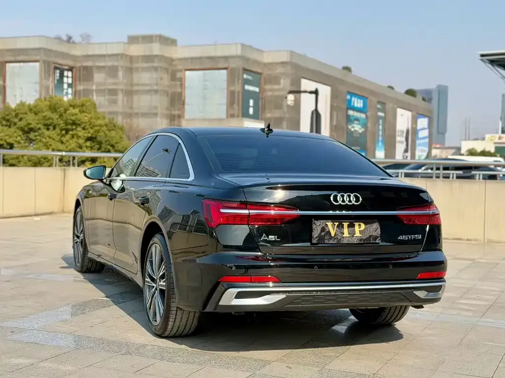 Audi A6L — фото 9