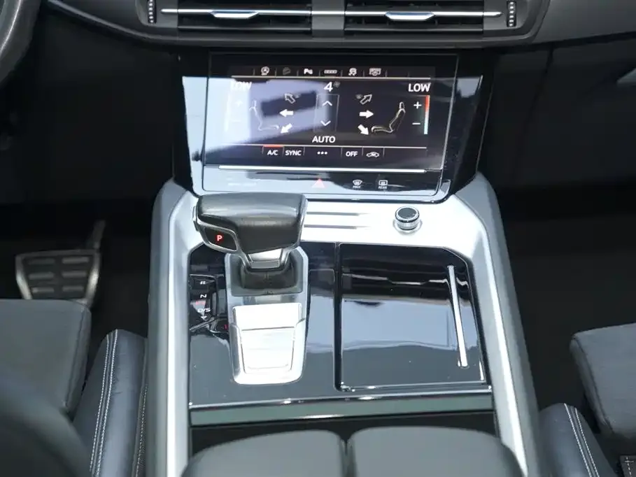 Audi Q6 2023 из CN, фото 2