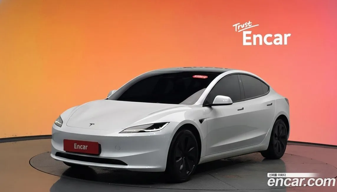 Tesla Model 3 — фото 1