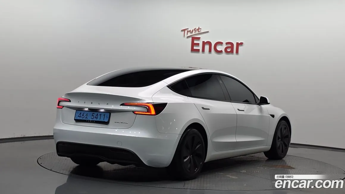 Tesla Model 3 — фото 2