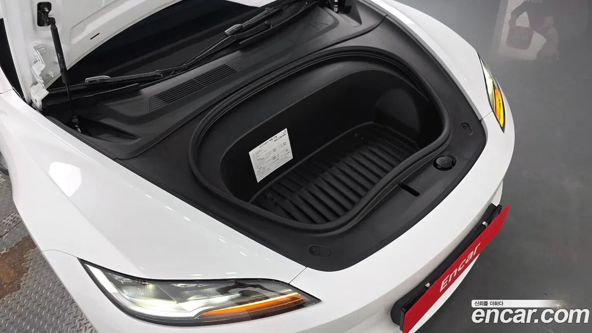 Tesla Model 3 — фото 10