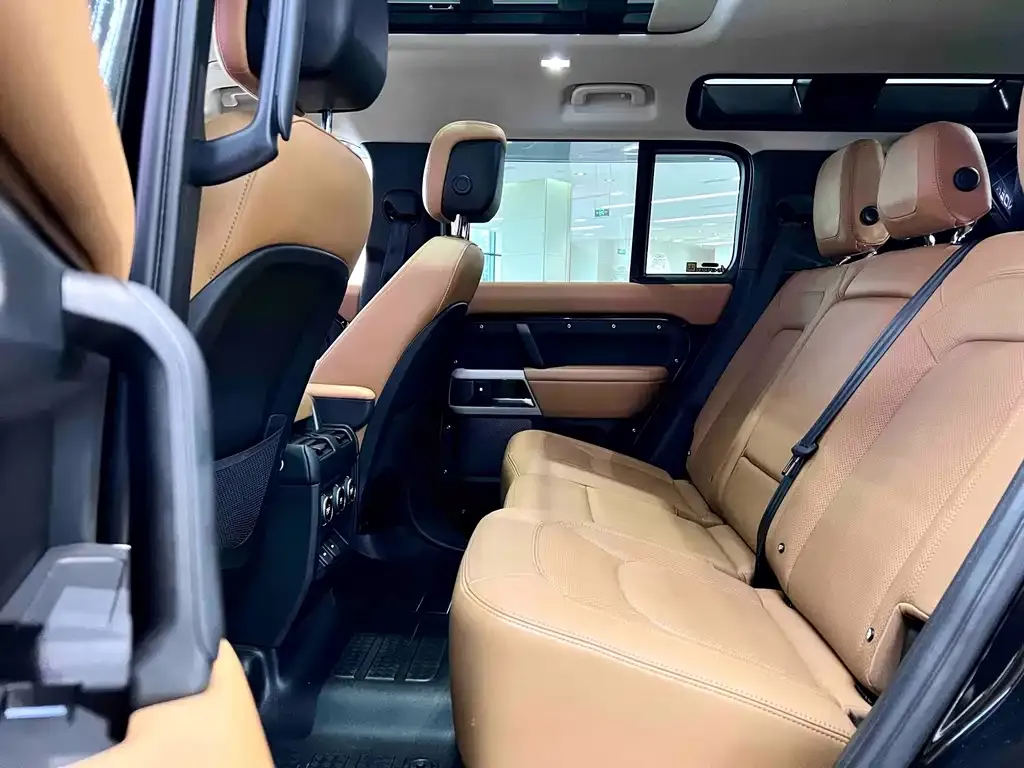 Land Rover Defender — фото 10
