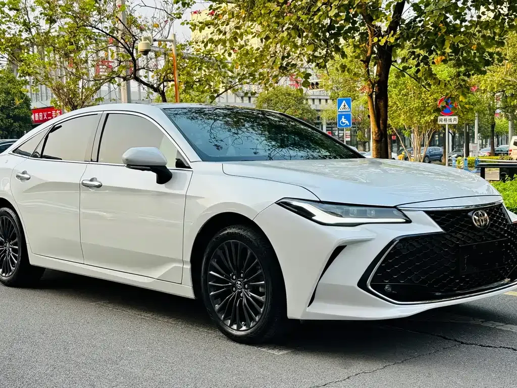 Toyota Avalon — фото 6