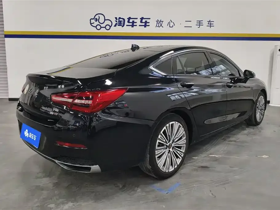 Hongqi H5 — фото 2