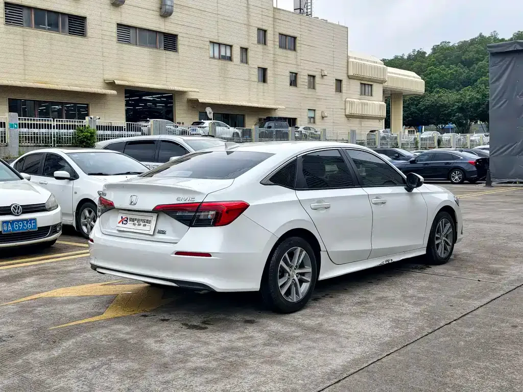 Honda Civic — фото 8