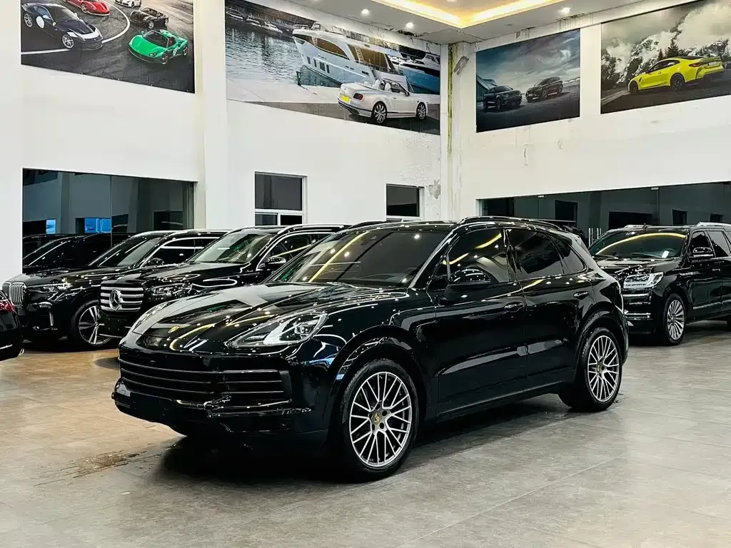 Porsche Cayenne — фото 1