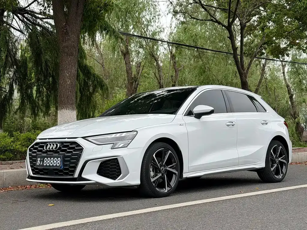 Audi A3 — фото 1