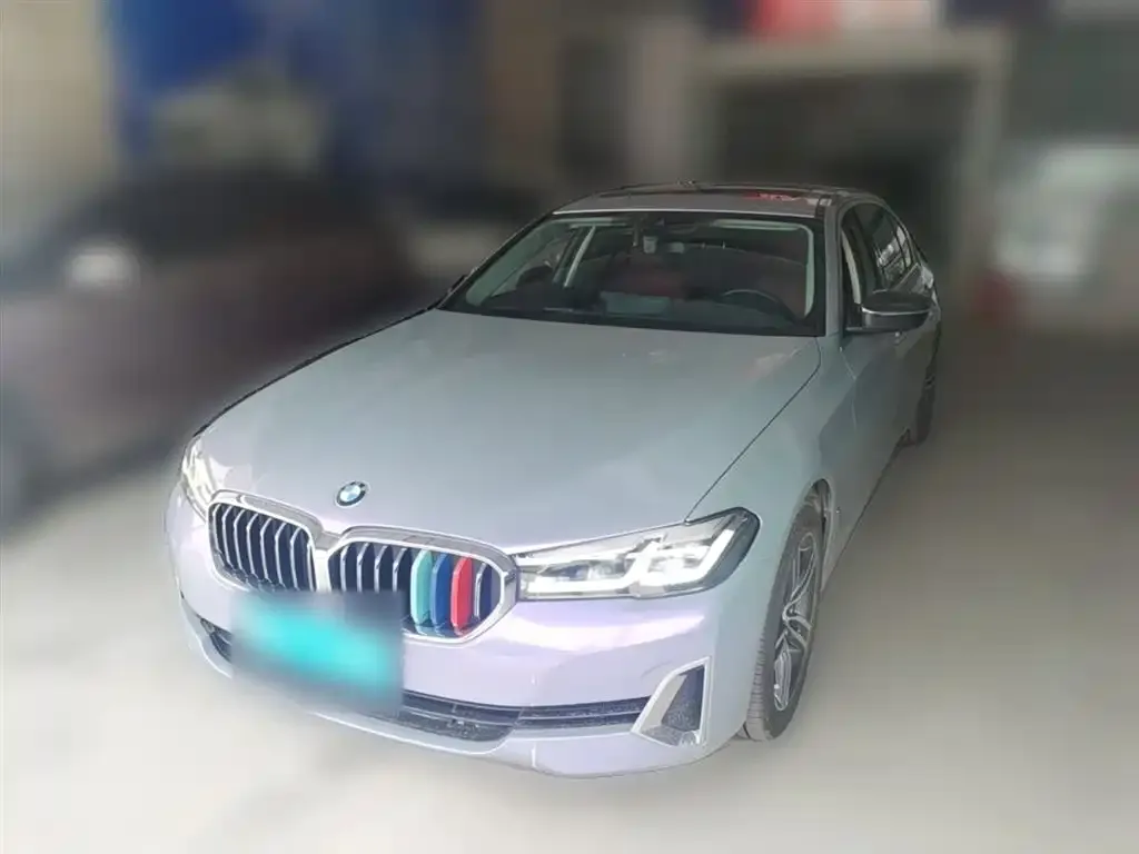 BMW 5 Series — фото 1