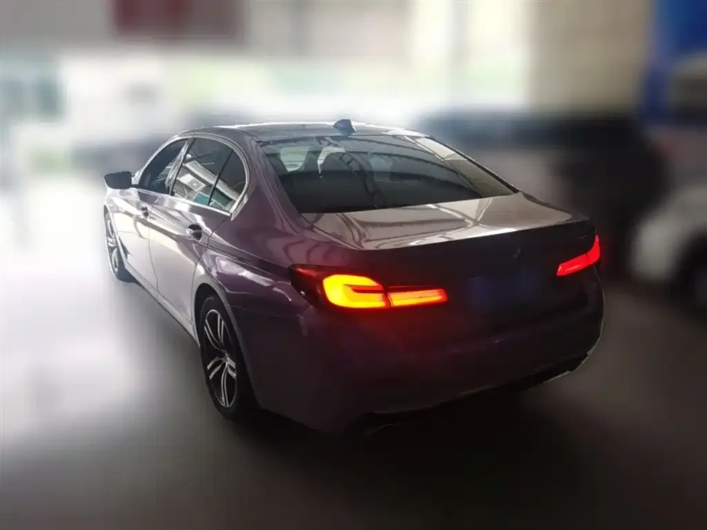BMW 5 Series — фото 4