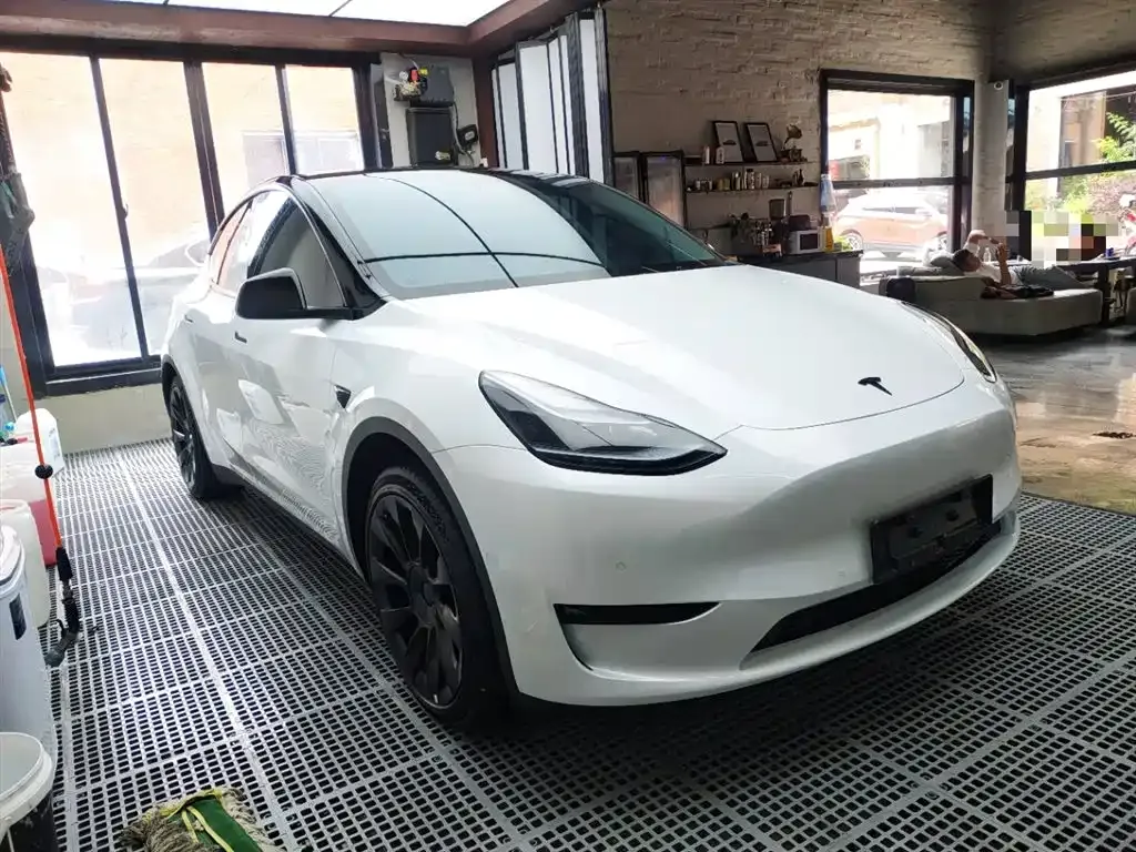 Tesla Model Y — фото 5