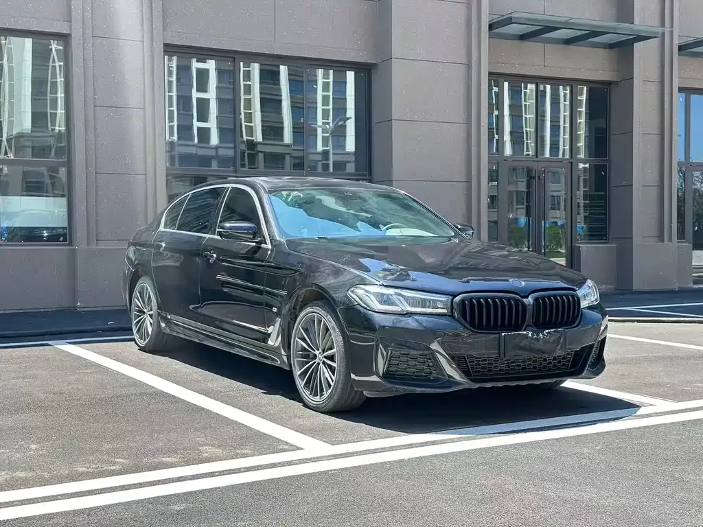 BMW 5 Series — фото 6