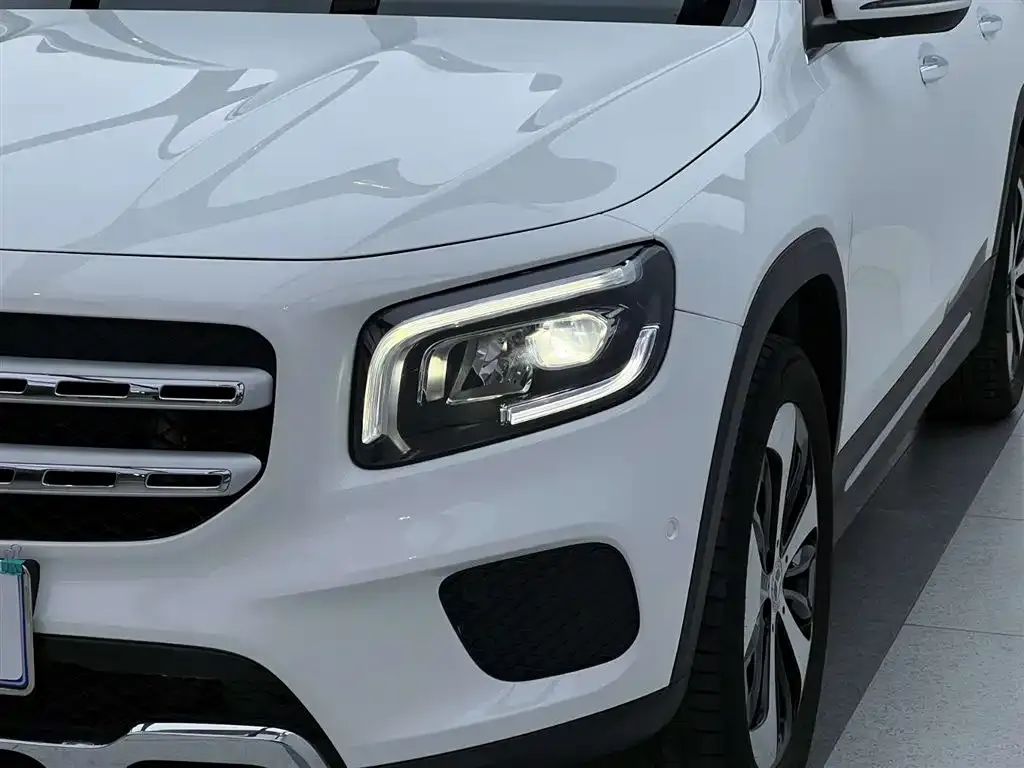 Mercedes-Benz GLB — фото 4