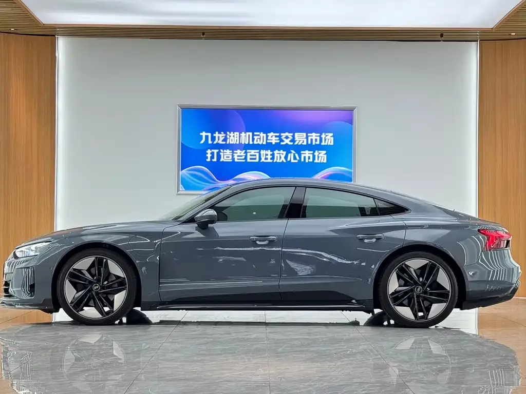 Audi e-tron GT 2024 из CN, фото 4