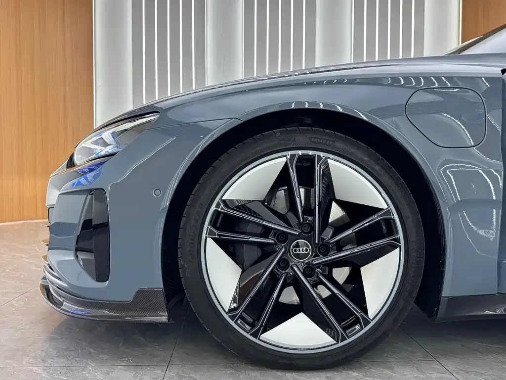 Audi e-tron GT 2024 из CN, фото 7