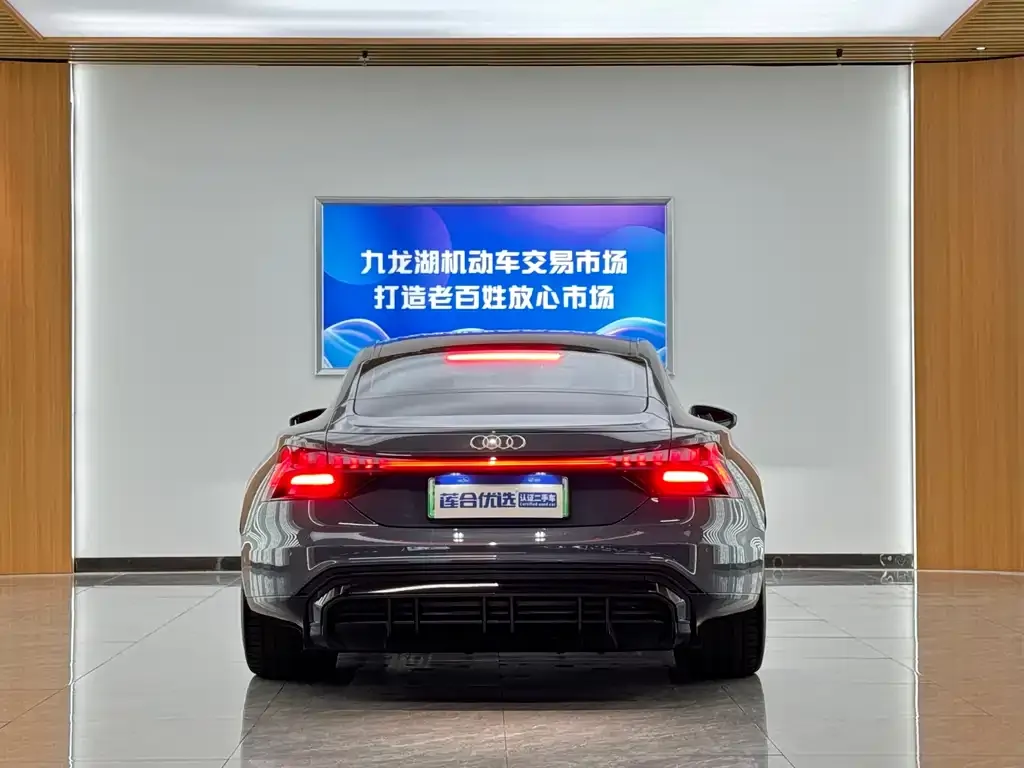 Audi e-tron GT 2024 из CN, фото 2