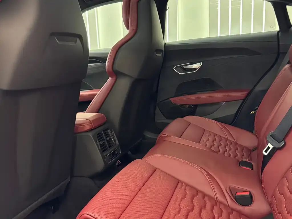 Audi e-tron GT 2024 из CN, фото 5
