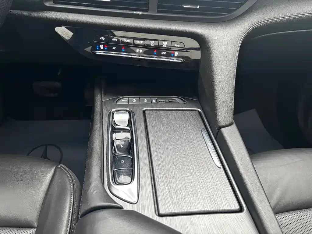 Buick Enclave 2021 из CN, фото 2