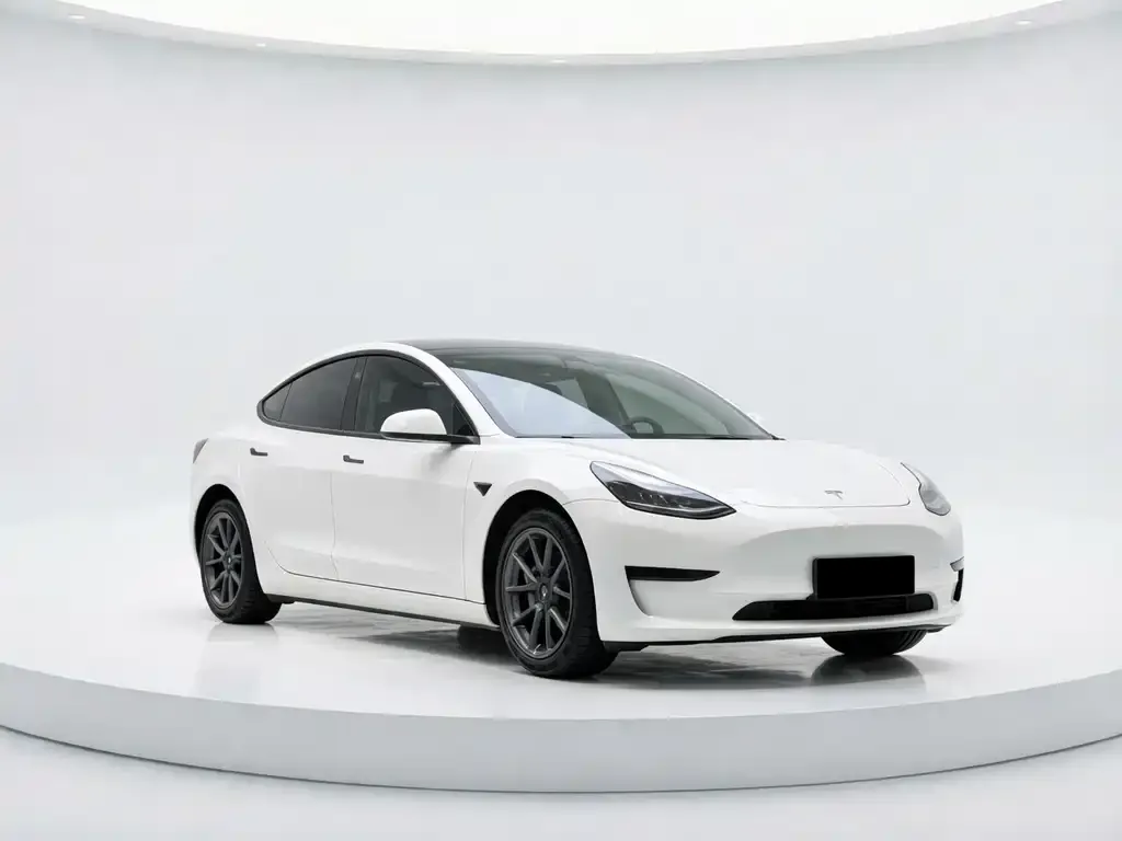 Tesla Model 3 — фото 2