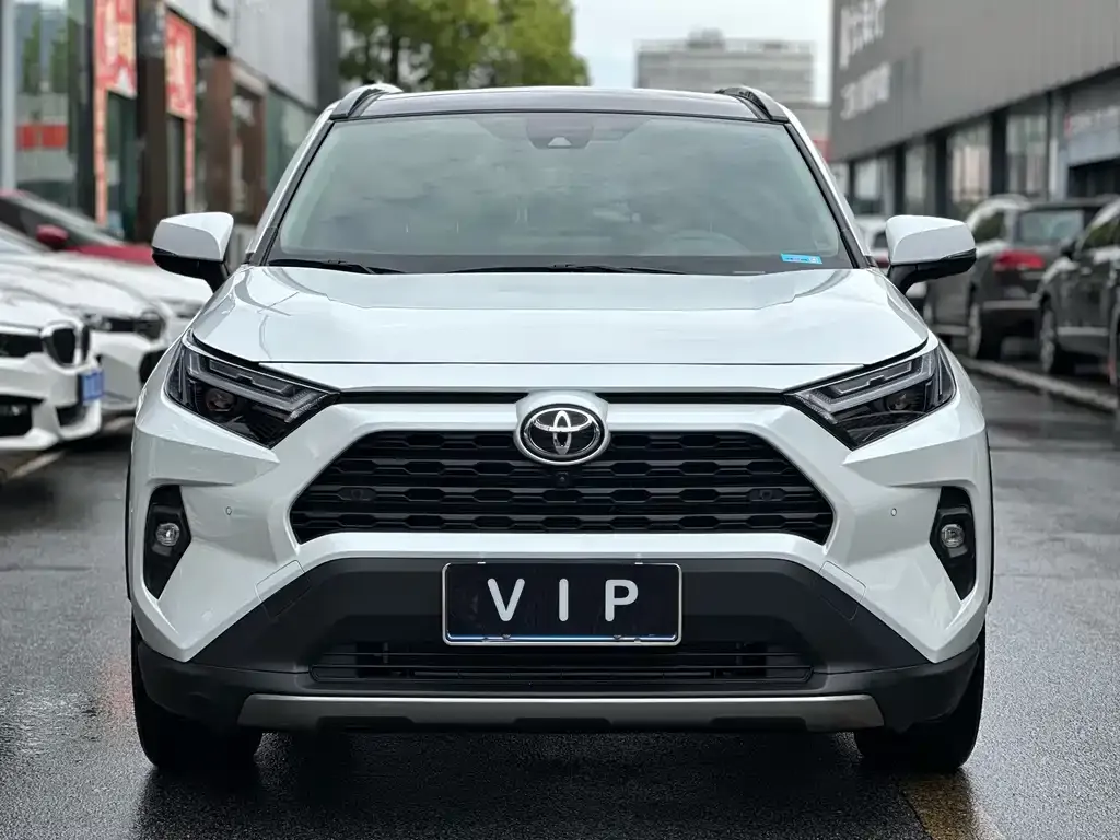 Toyota RAV4 — фото 7