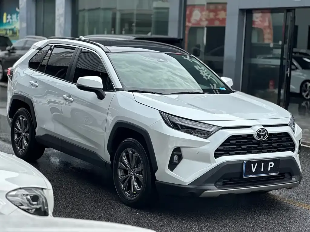 Toyota RAV4 — фото 8
