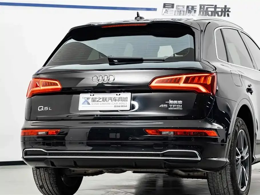 Audi Q5L — фото 6