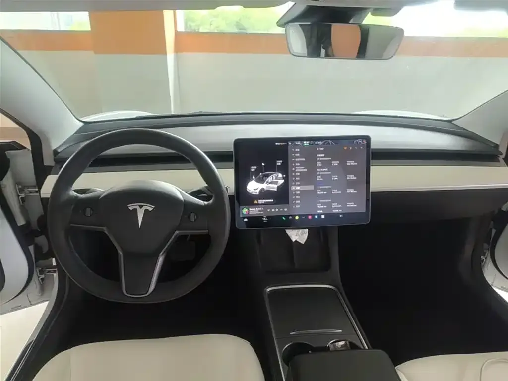 Tesla Model 3 — фото 3