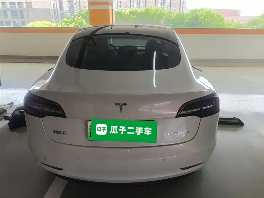 Tesla Model 3 — фото 9