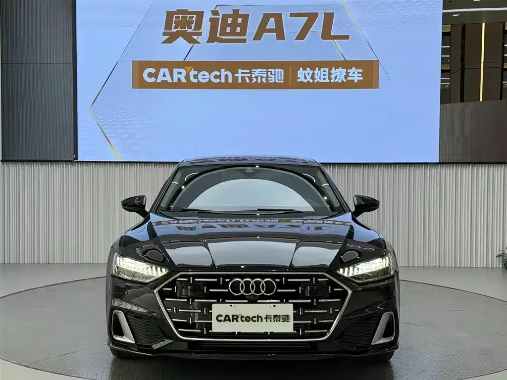 Audi A7L — фото 1