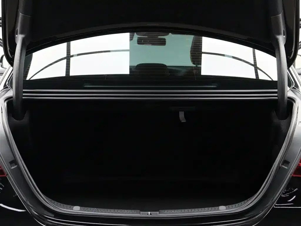 Mercedes-Benz E-Class (Import) — фото 3