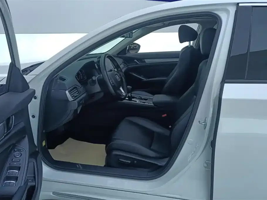 Honda Accord — фото 9