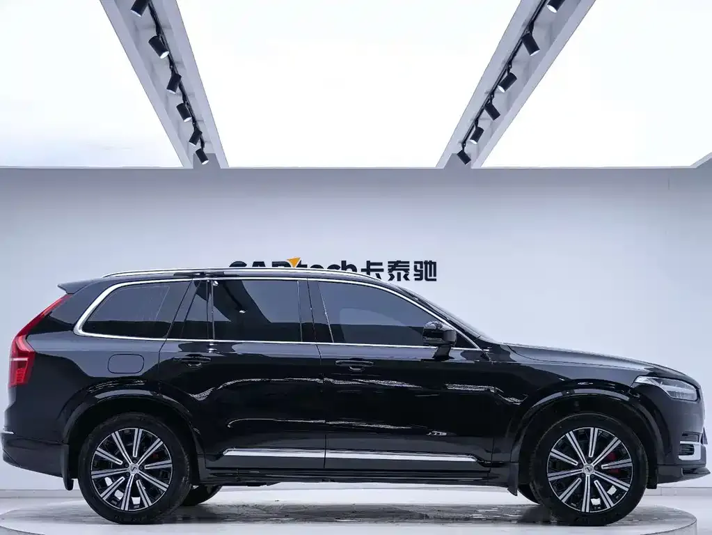 Volvo XC90 — фото 8