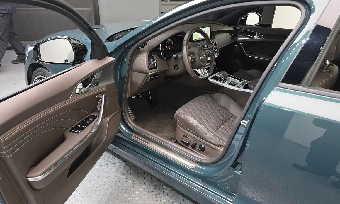 Kia Stinger 2023 из KR, фото 10