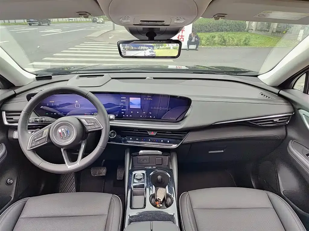 Buick Envision Plus — фото 2