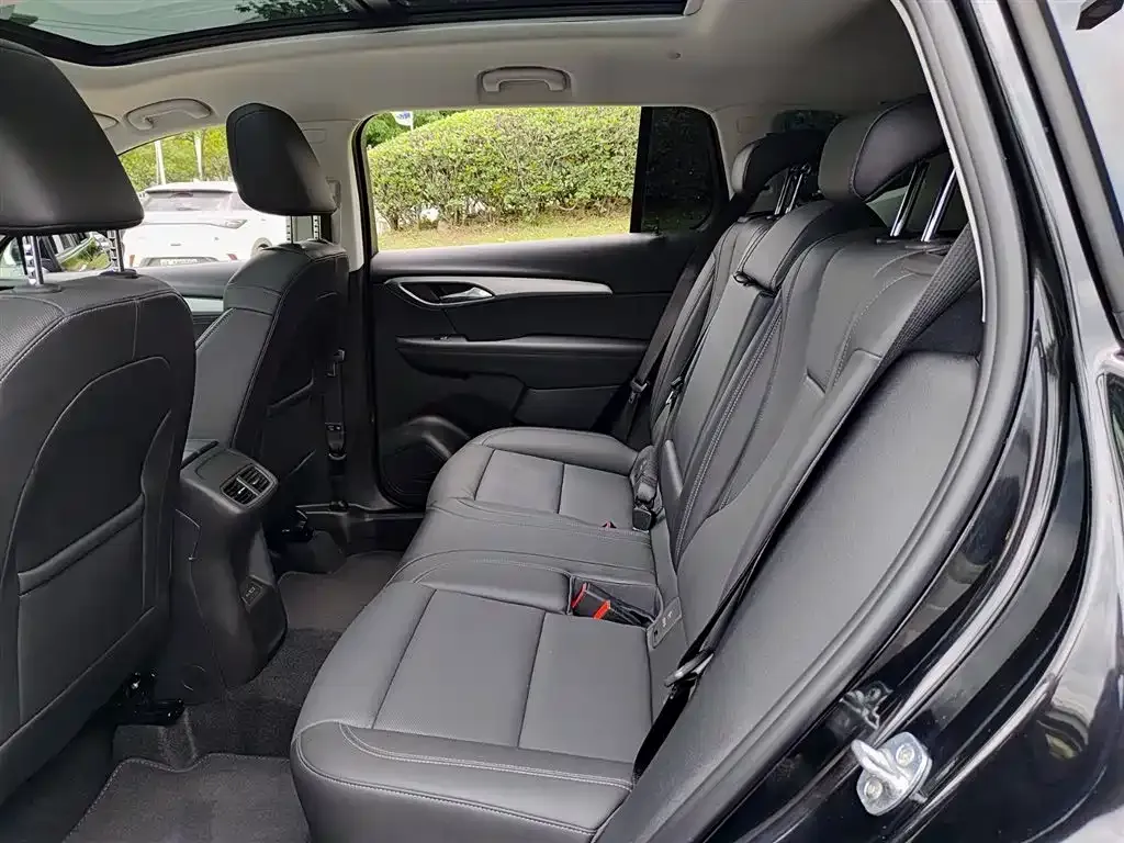 Buick Envision Plus — фото 4