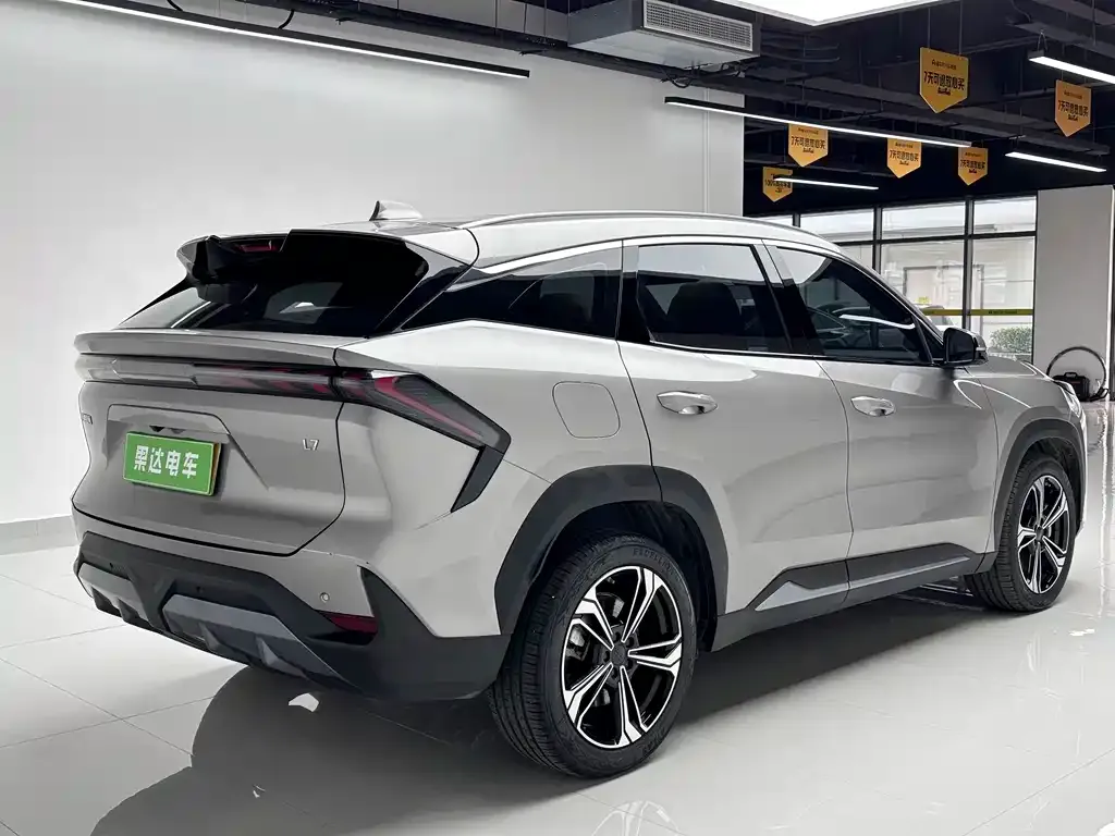 Geely Galaxy L7 — фото 10