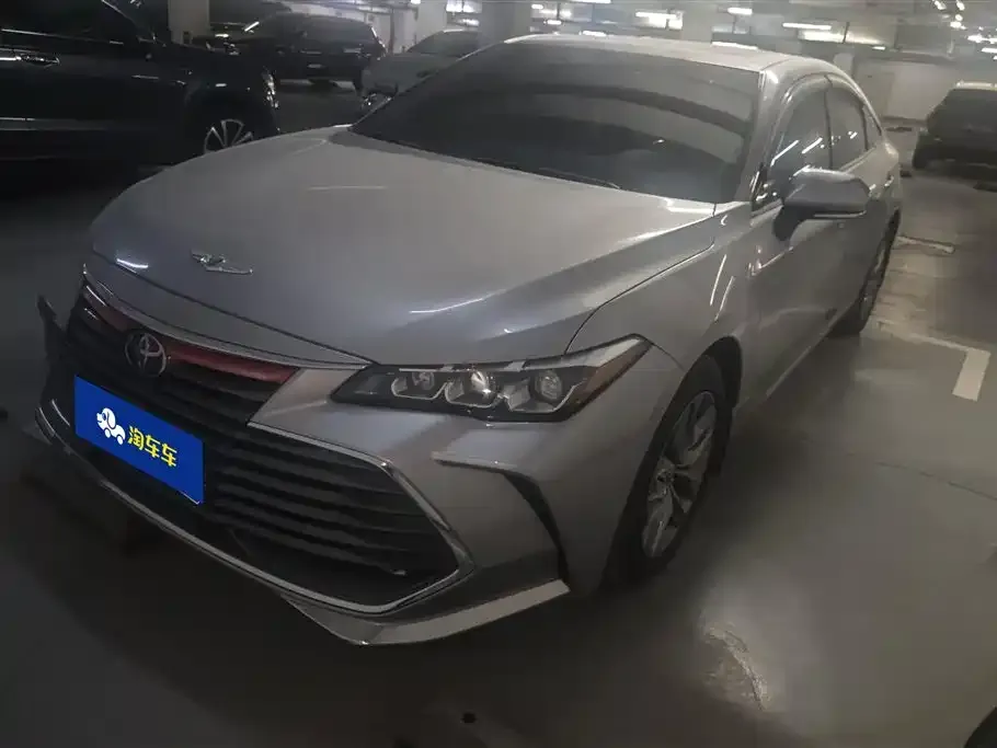 Toyota Avalon — фото 1