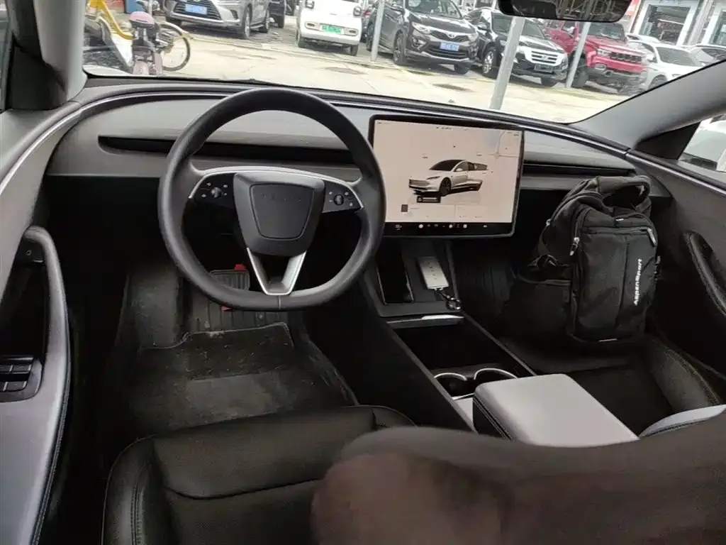 Tesla Model 3 — фото 3